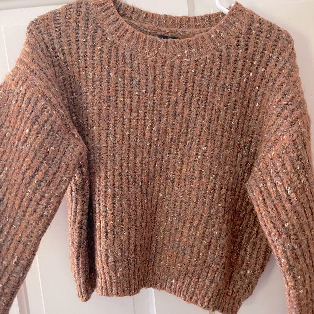 ✨NWOT✨ Cropped Knitted Sweater